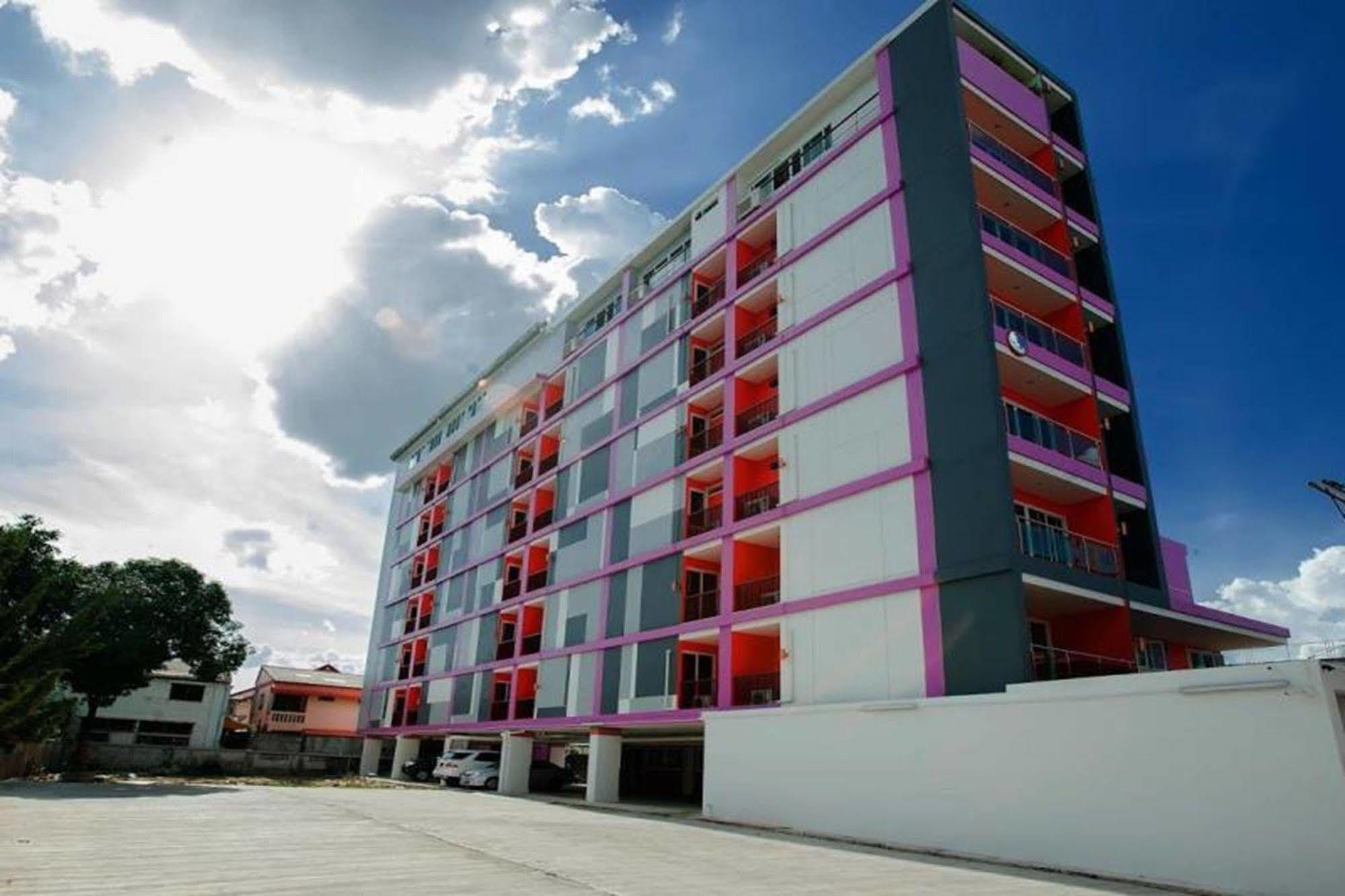 Family Hotel Khonken Kültér fotó